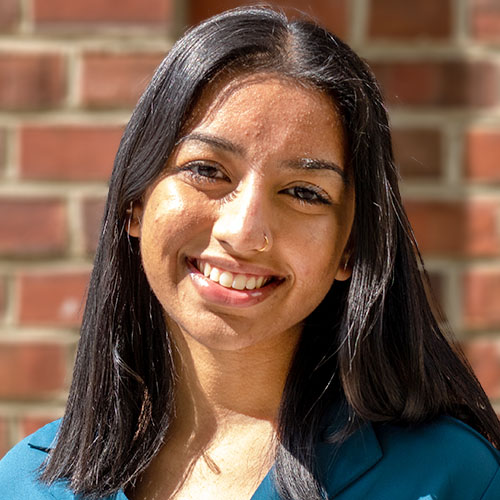 Esha Lahoti headshot