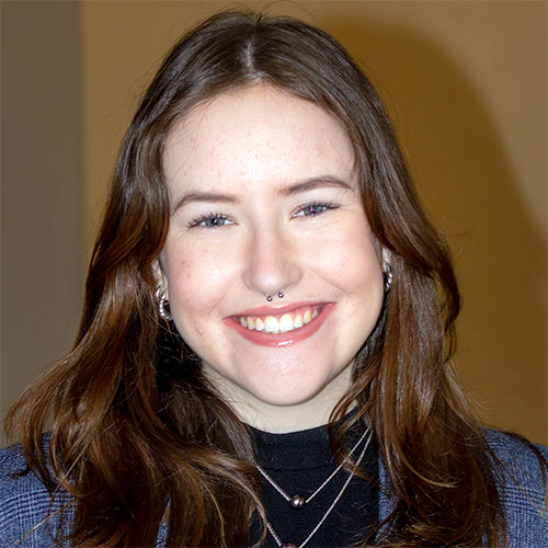 Grace Davis headshot