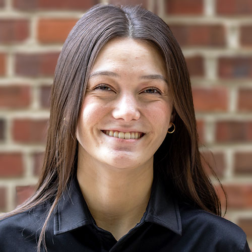 Holly Lussier headshot