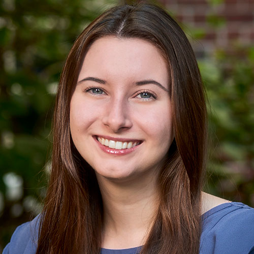Julia Briselli headshot