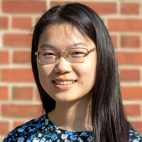 Maggie Zong headshot