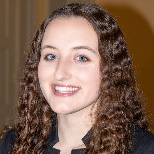 Olivia Mrazik headshot