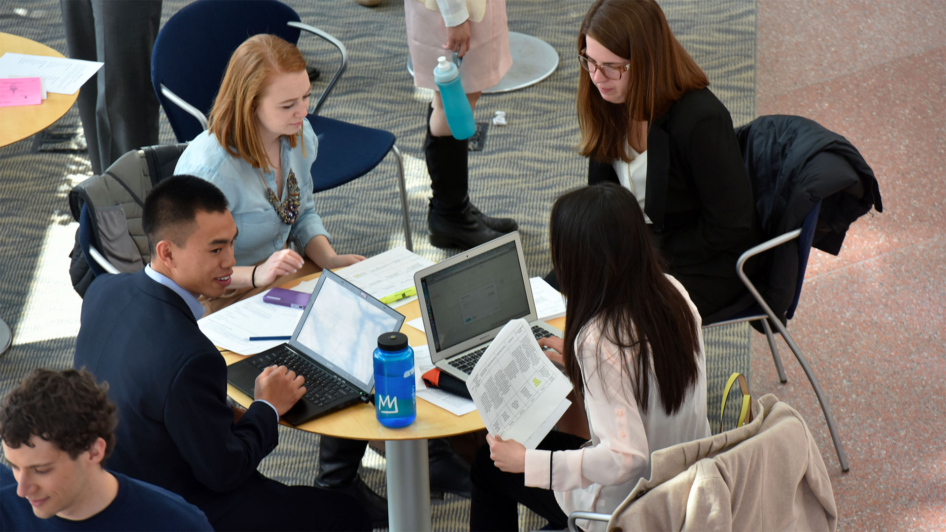 Schreyer Scholars collaborating on a project