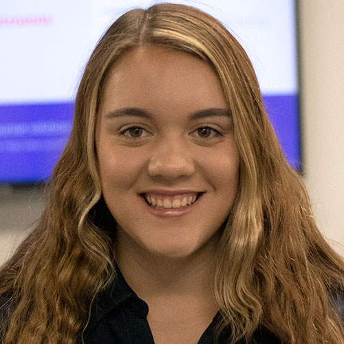Alexis Palucki headshot