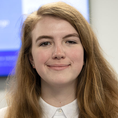 Chloe Doty headshot