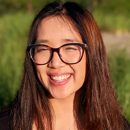 Evelyn Moore headshot