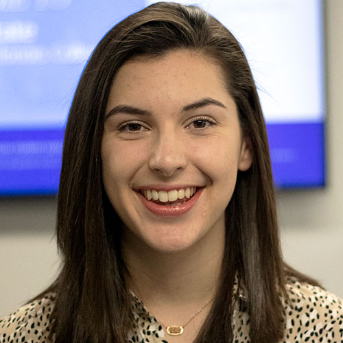 Julia Saganowich headshot