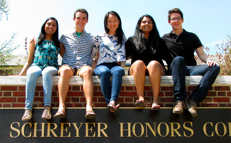 Schreyer Honors College Scholar Assistants posing together